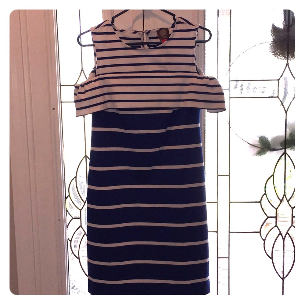 Vince camuto cold shoulder dress